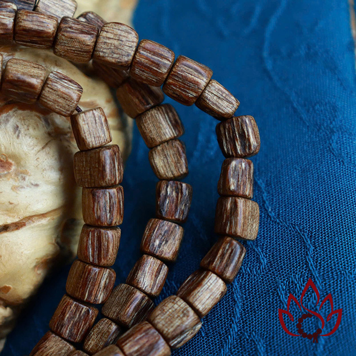 Vòng Trầm Hương 108 Hạt | 6 Ly | Trầm kiến Tự Nhiên